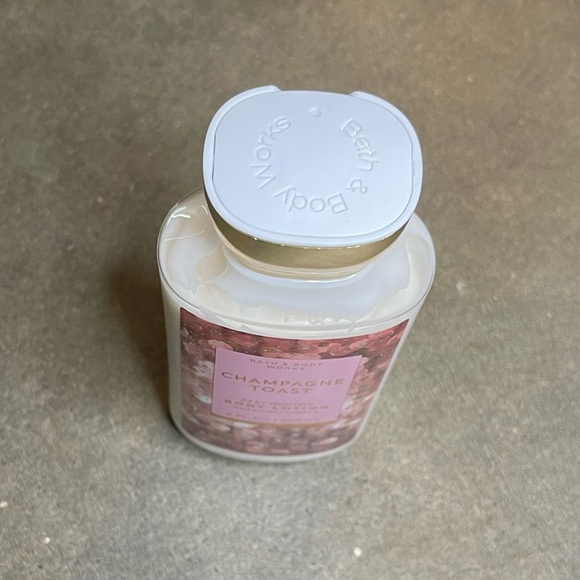 Bath & Body Works Champagne Toast Body Lotion 8 oz Shea Butter + Vitamin E - Picture 3 of 5